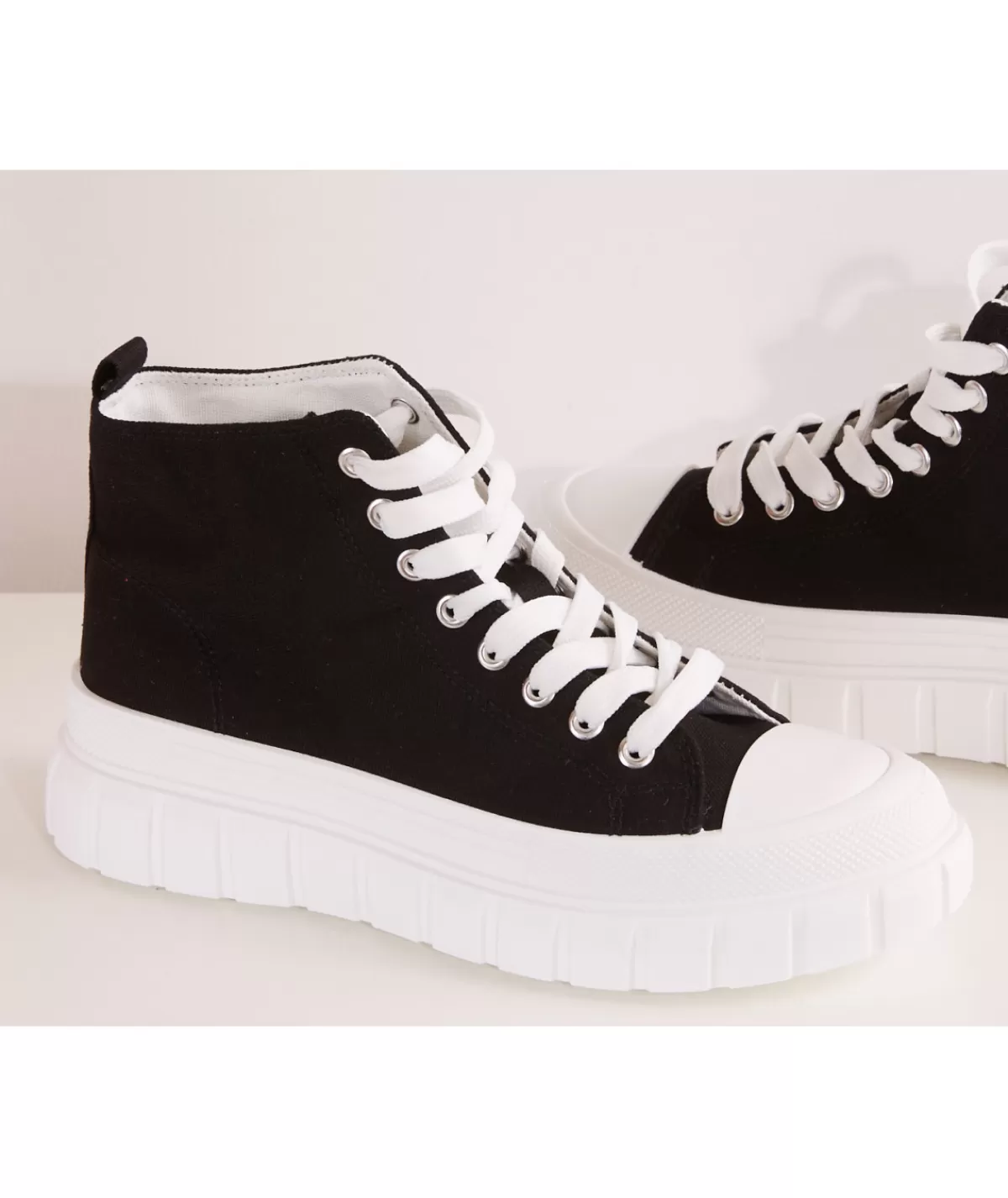 La boutique de Lilie Baskets>BASKET MONTANTE LISANDRA Noir