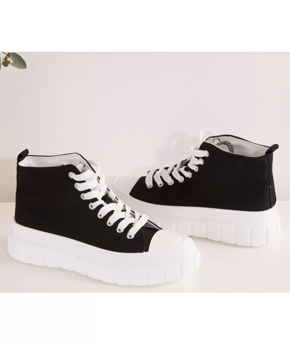 La boutique de Lilie Baskets>BASKET MONTANTE LISANDRA Noir