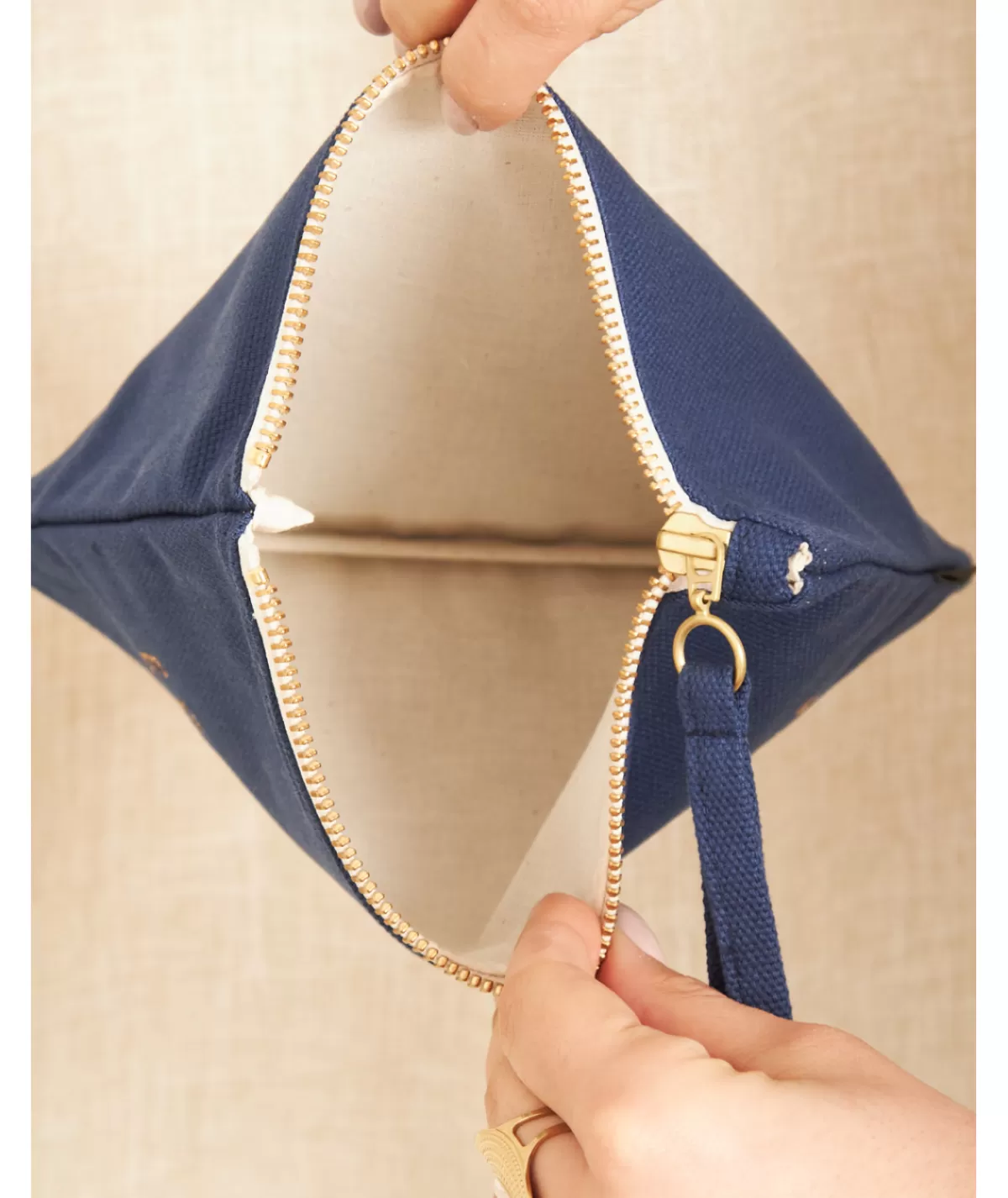La boutique de Lilie Sacs / Idées Cadeaux>TROUSSE ECHAPPEE BELLE EN FAMILLE Marine