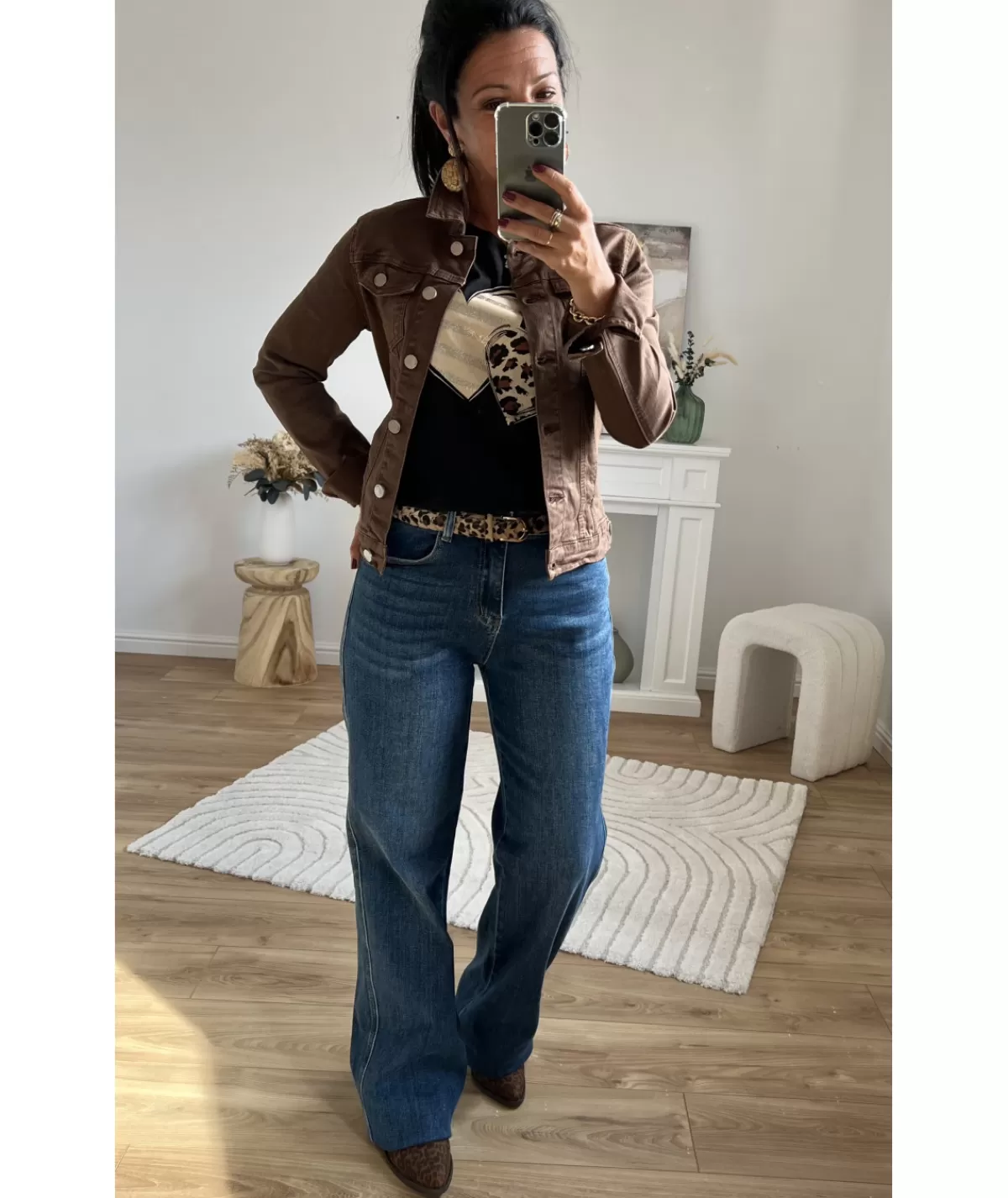 veste_en_jeans_mathieu_4-3.webp La boutique de Lilie Vestes>VESTE EN JEANS MATHIEU Chocolat